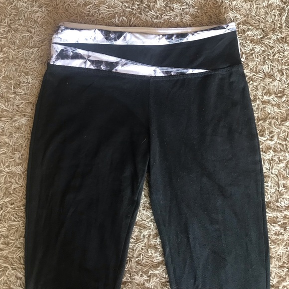 🛍 3/$24 BUNDLE SO Bootcut Yoga Pants Size Small - Picture 4 of 16